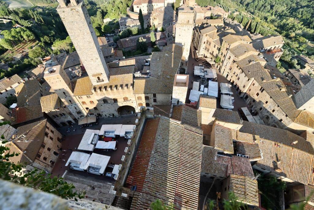 Lovely 2 Bedroom In San Gimignano Historic Center Exterior foto