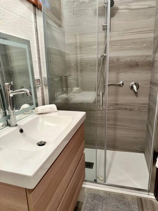 Lovely 2 Bedroom In San Gimignano Historic Center Exterior foto