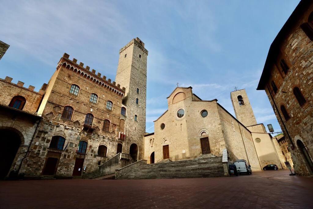 Lovely 2 Bedroom In San Gimignano Historic Center Exterior foto