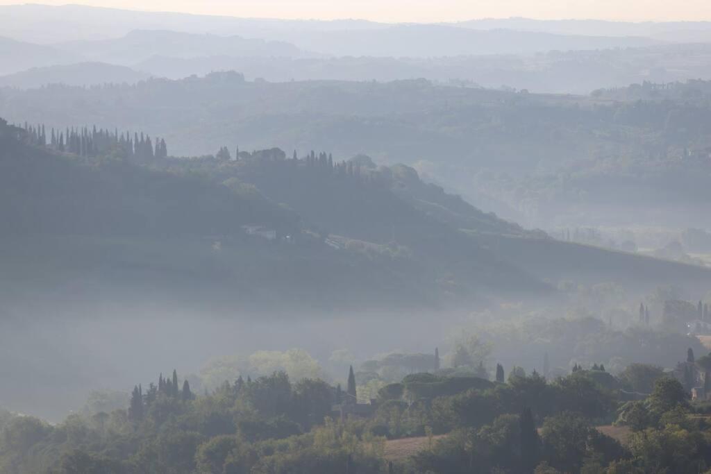 Lovely 2 Bedroom In San Gimignano Historic Center Exterior foto