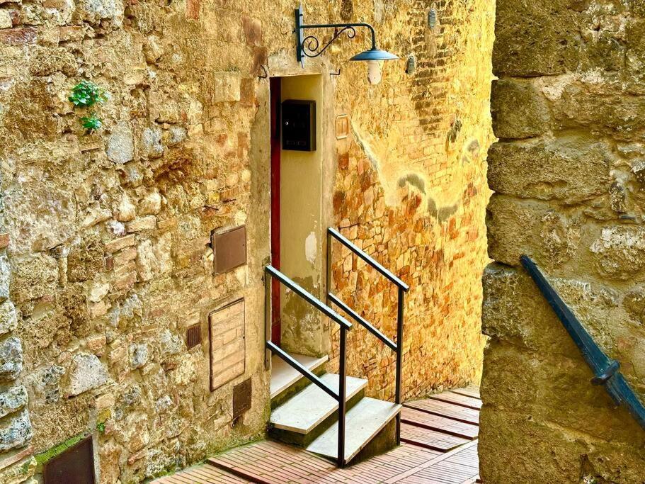 Lovely 2 Bedroom In San Gimignano Historic Center Exterior foto