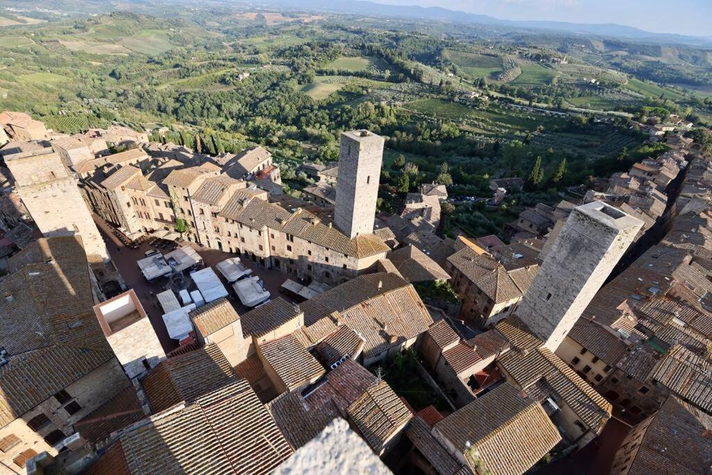 Lovely 2 Bedroom In San Gimignano Historic Center Exterior foto