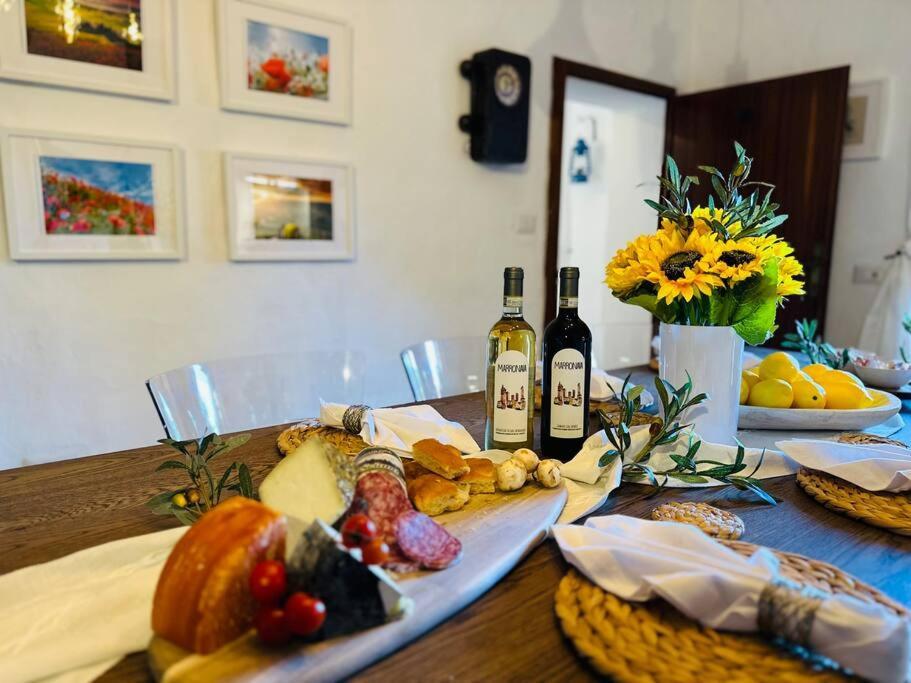 Lovely 2 Bedroom In San Gimignano Historic Center Exterior foto