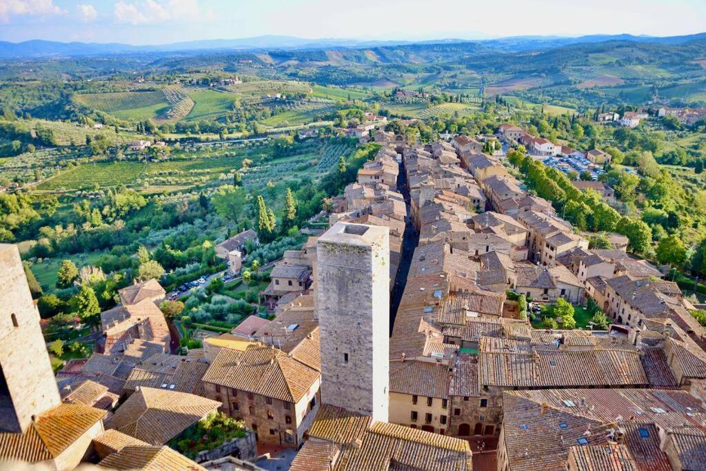 Lovely 2 Bedroom In San Gimignano Historic Center Exterior foto