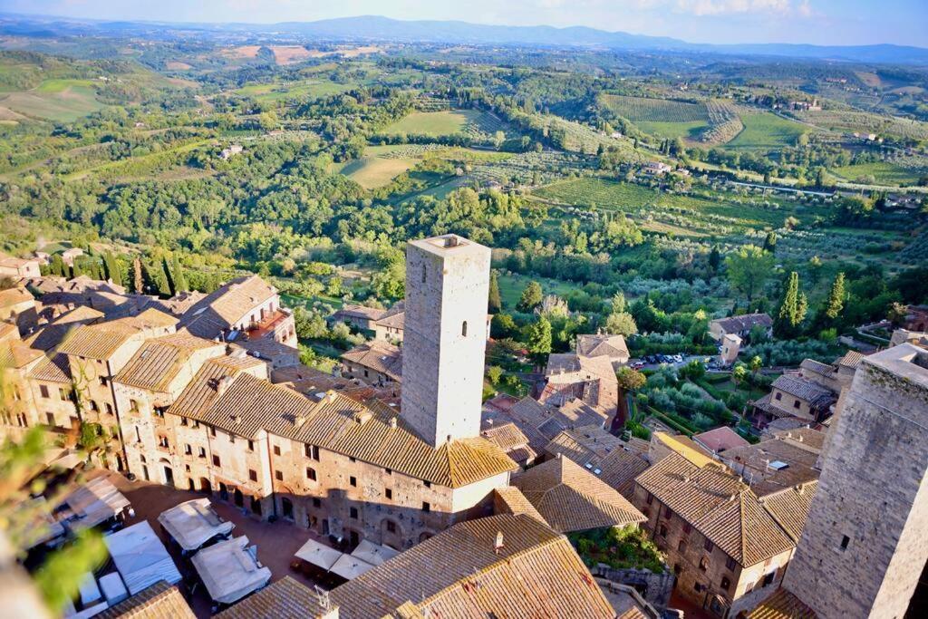 Lovely 2 Bedroom In San Gimignano Historic Center Exterior foto