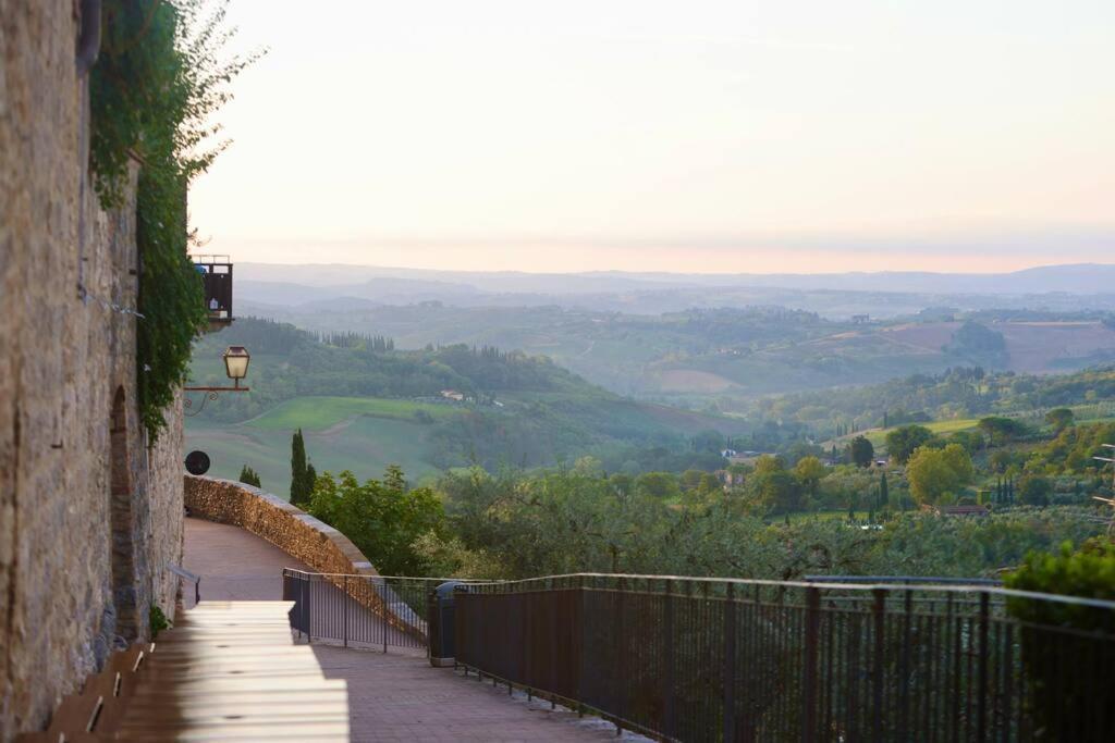 Lovely 2 Bedroom In San Gimignano Historic Center Exterior foto